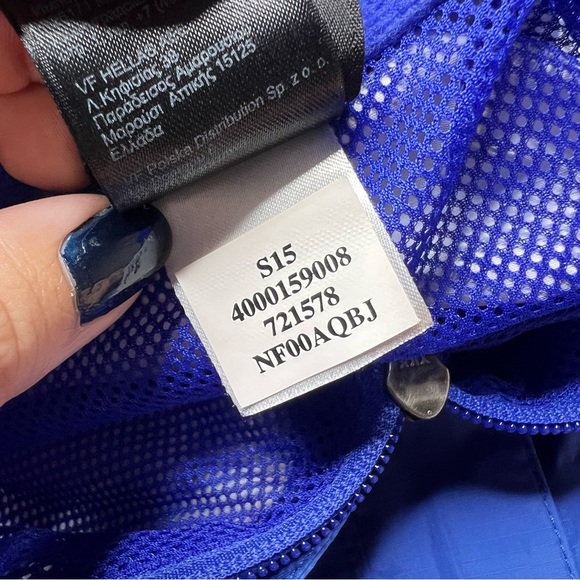 The North Face Resolve Zip Up Rain Jacket in Blue - Picture 10 of 11